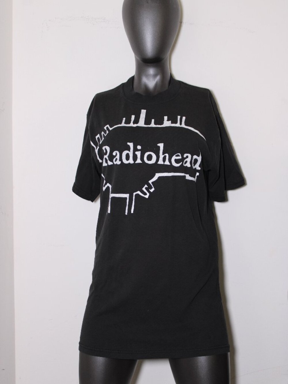 🔥 RARE VINTAGE RADIOHEAD BAND TEE WITH STANLEY DONWOOD ARTWORK 🔥